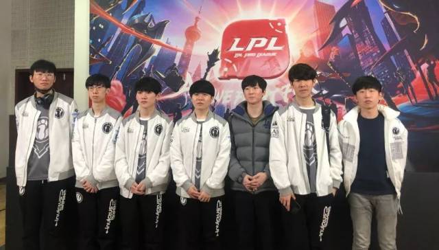 甚至不到2 甚至不到2